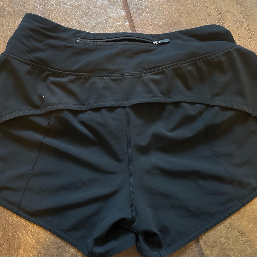 Lululemon speed up mid rise lined short 4” size 6